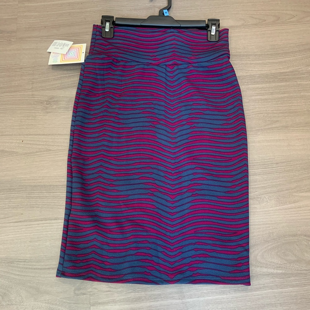 LuLaRoe pencil skirt. Red & Blue. Size XS
